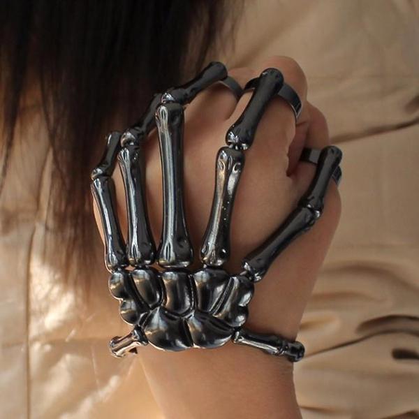 Halloween surprise!!!Hand Skull Skeleton Bracelet